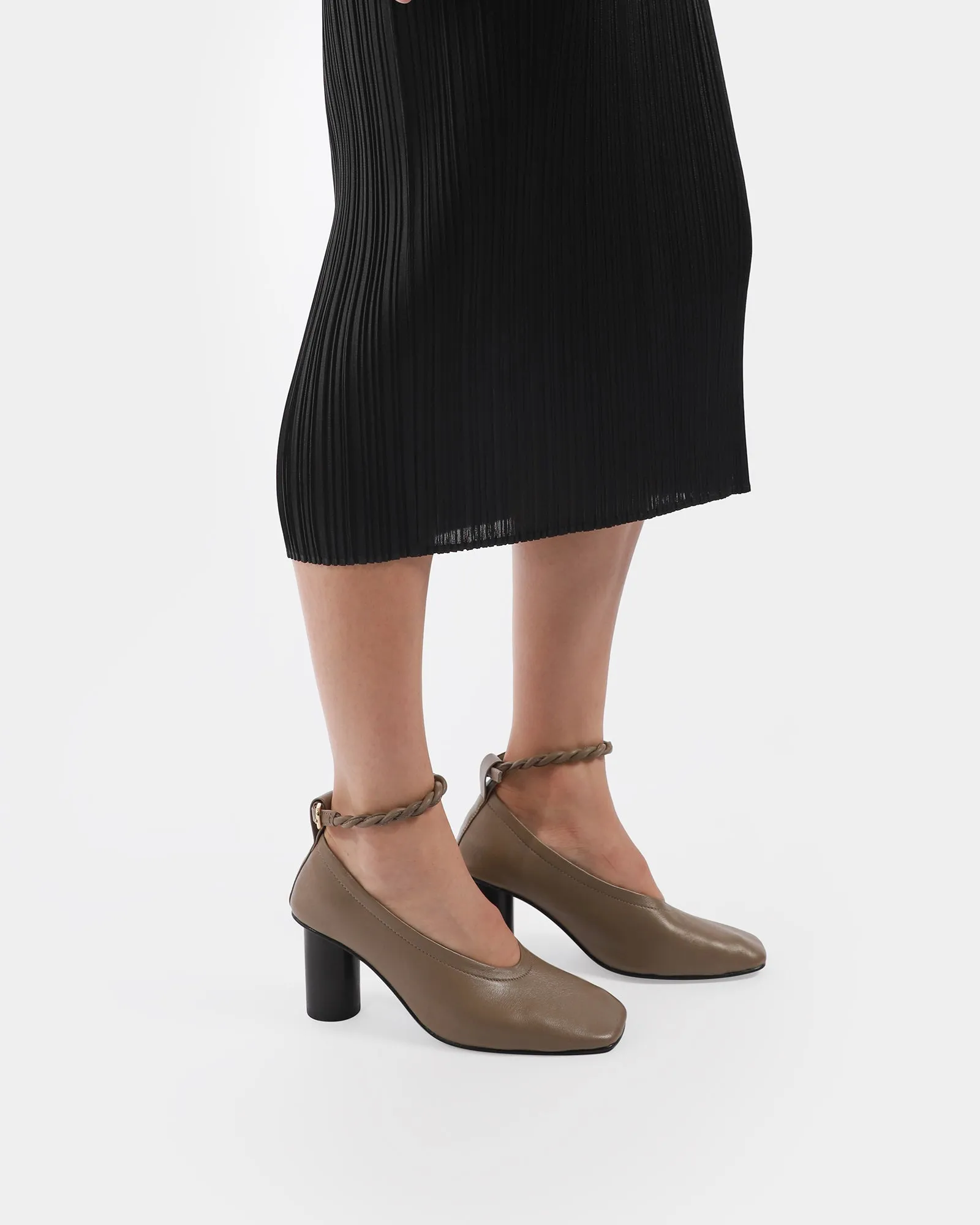 Amos Heels