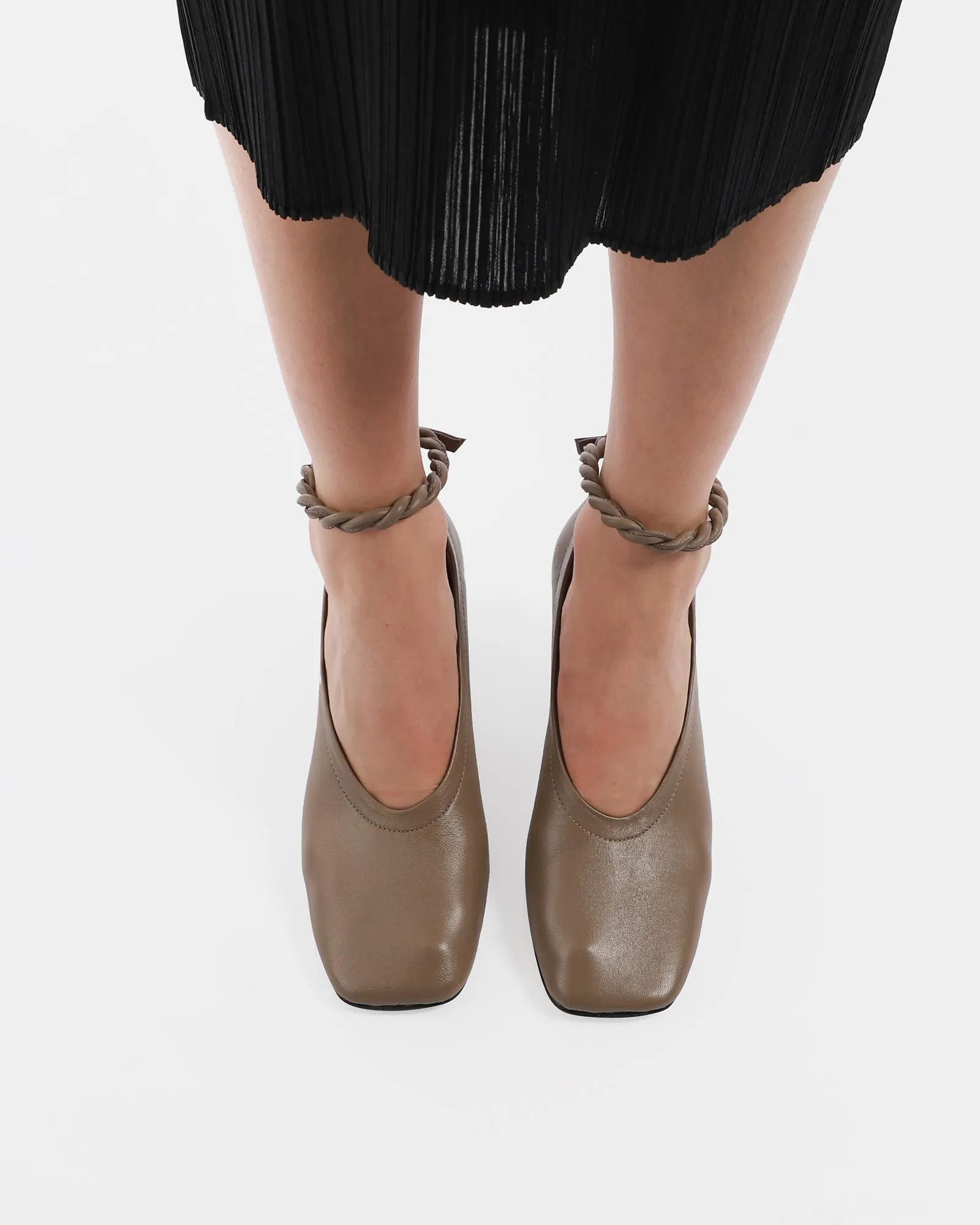 Amos Heels