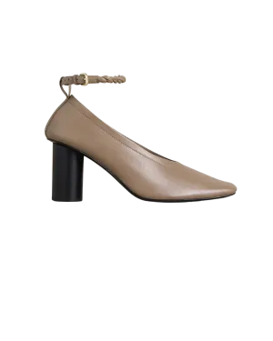 Amos Heels