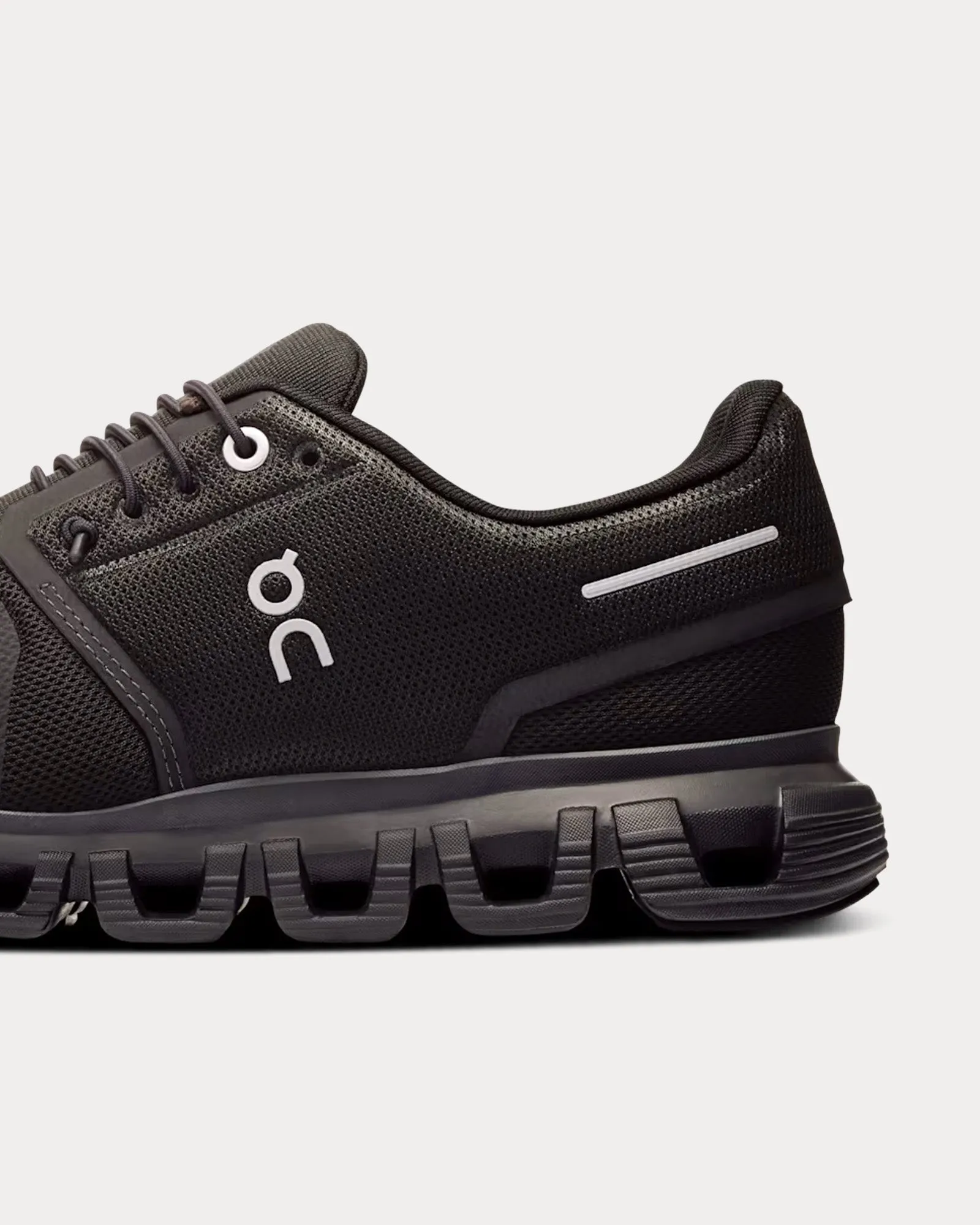 Cloud 6 Black / Black Running Shoes