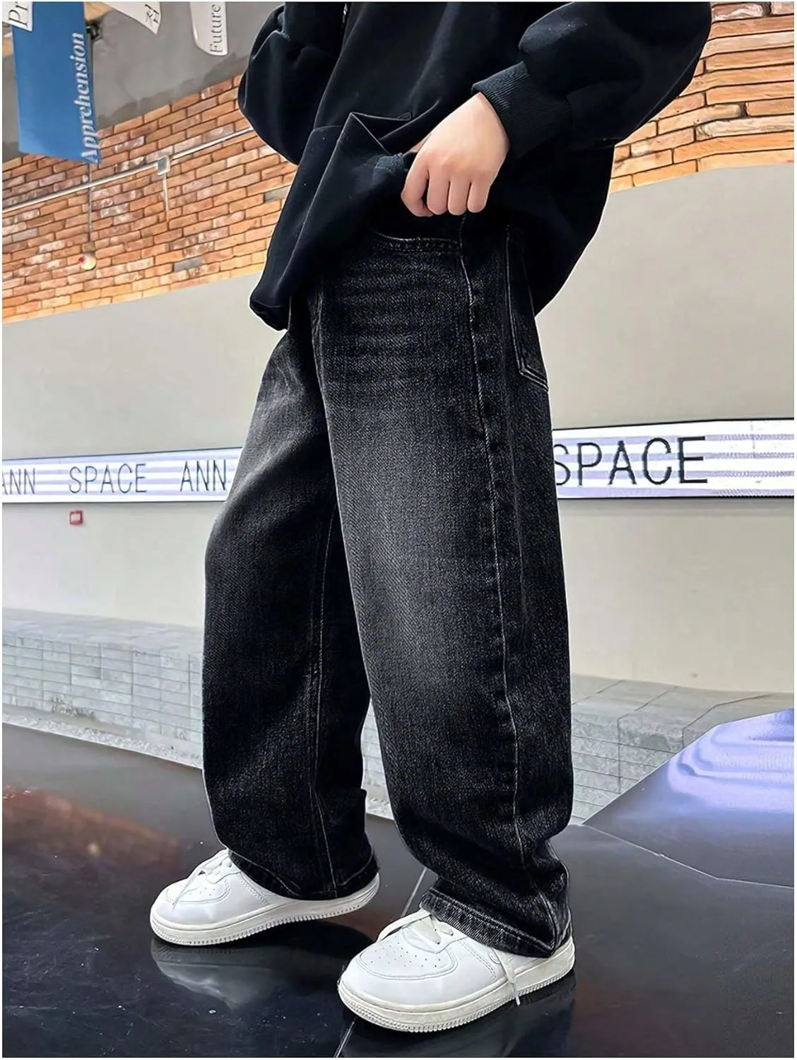 Verdusa Boy's Casual Straight Leg Baggy Jeans Elastic Waist Loose Denim Pants with Pockets