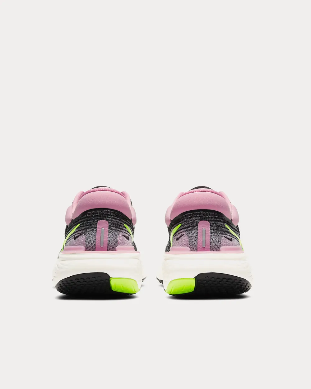 ZoomX Invincible Run Flyknit Black/Elemental Pink/Cyber Running Shoes