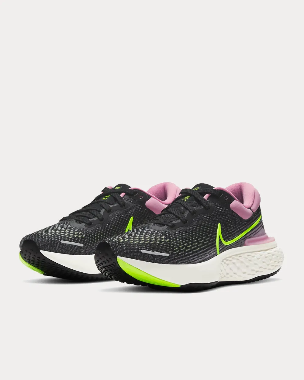 ZoomX Invincible Run Flyknit Black/Elemental Pink/Cyber Running Shoes